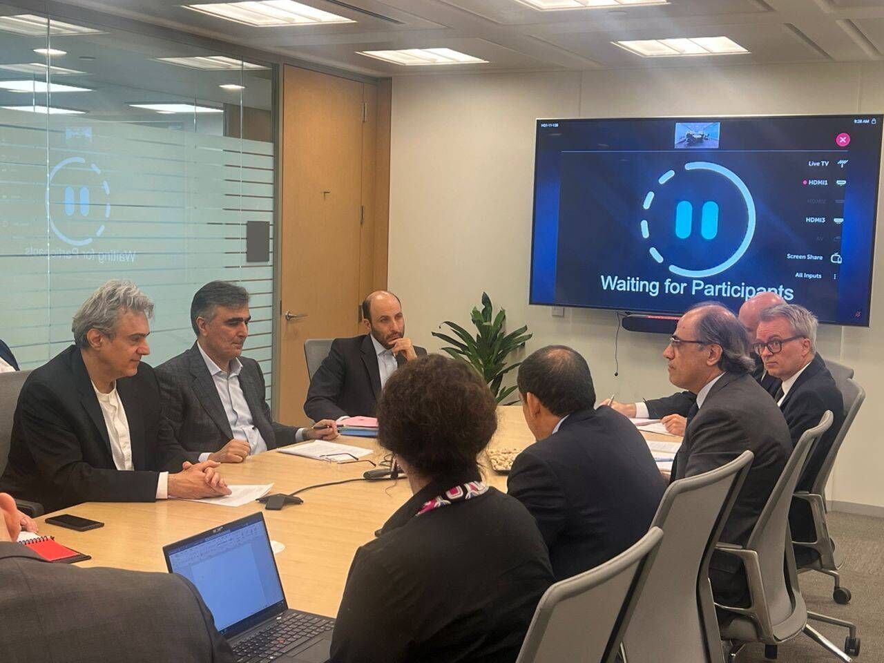 Irã anuncia evolução de indicadores econômicos apesar das sanções dos EUA