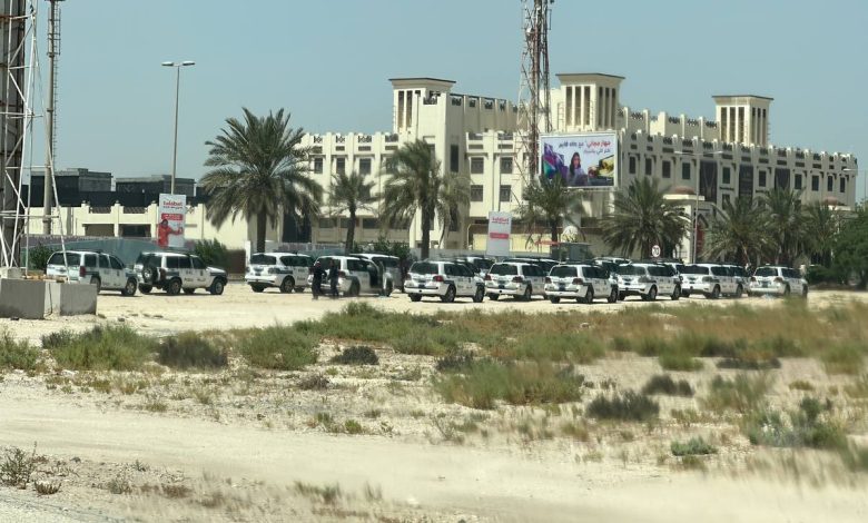 على خطى الصهاينة..القوات الأمنية تمنع المصلين من الوصول لجامع الإمام الصادق(ع) في البحرين