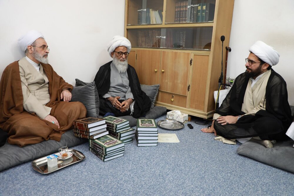 Head of Iran’s Seminary meets with Ayatollah Bashir Najafi