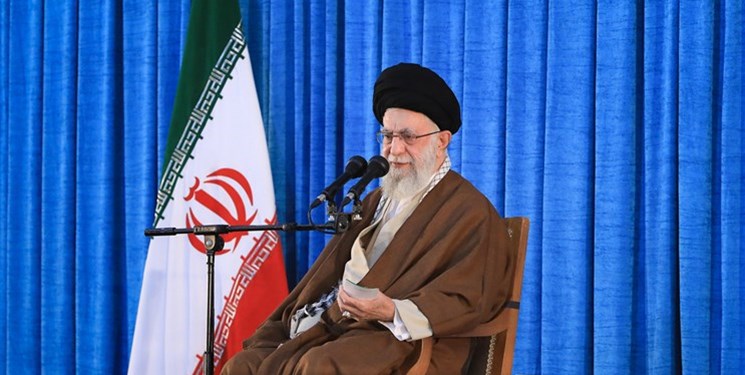 قائد الثورة: علينا الإهتمام على الأنشطة العلمية والبحثية والصناعية لأن الأعداء يركزون على الطاقة النووية لإضعاف ايران