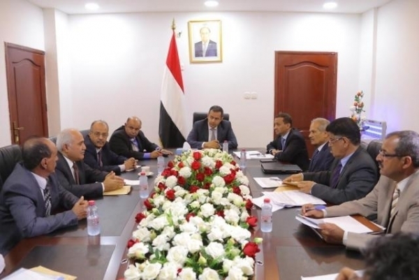 الانتقالي يهدد بثورة شعبية لاجتثاث حكومة معين في عدن اليمنية