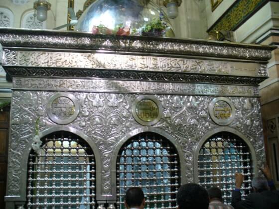 بالصور...تعرف على أشهر 10 أضرحة لآل البيت علیهم السلام في مصر