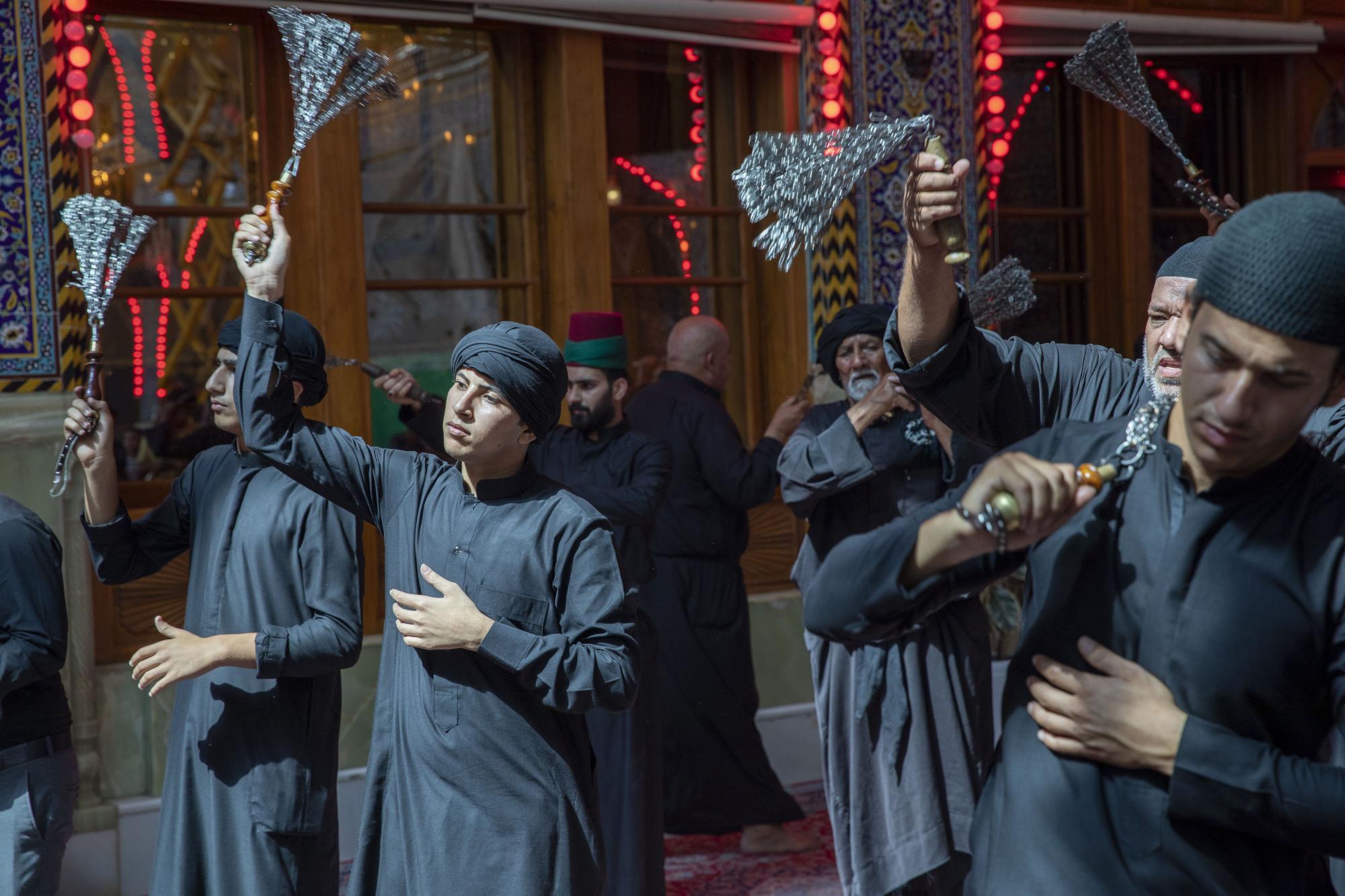 Condolence processions commemorate martyrdom of Imam al-Jawad at two holy shrines in Karbala (+Photos)