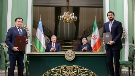 Präsidenten Irans und Usbekistans unterzeichnen Kooperationsdokumente in Teheran