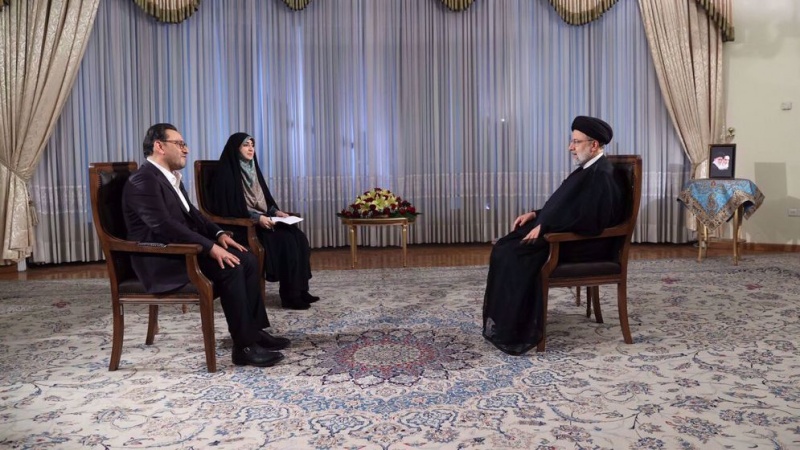 Raisi: l'Iran non lega suoi progressi ai colloqui BARJAM: "diventare immuni alle sanzioni"