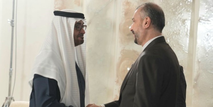 وزير الخارجية الايراني يلتقي رئيس دولة الامارات ويتباحثان العلاقات الثنائية وأهم قضايا المنطقة