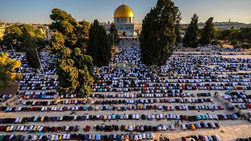 50 ألف فلسطيني يؤدون صلاة الجمعة في رحاب المسجد الأقصى المبارك 