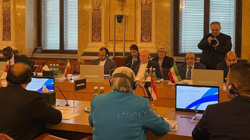 イラン経済財政相、「発展途上国の外貨準備はその国力強化に使われるべき」