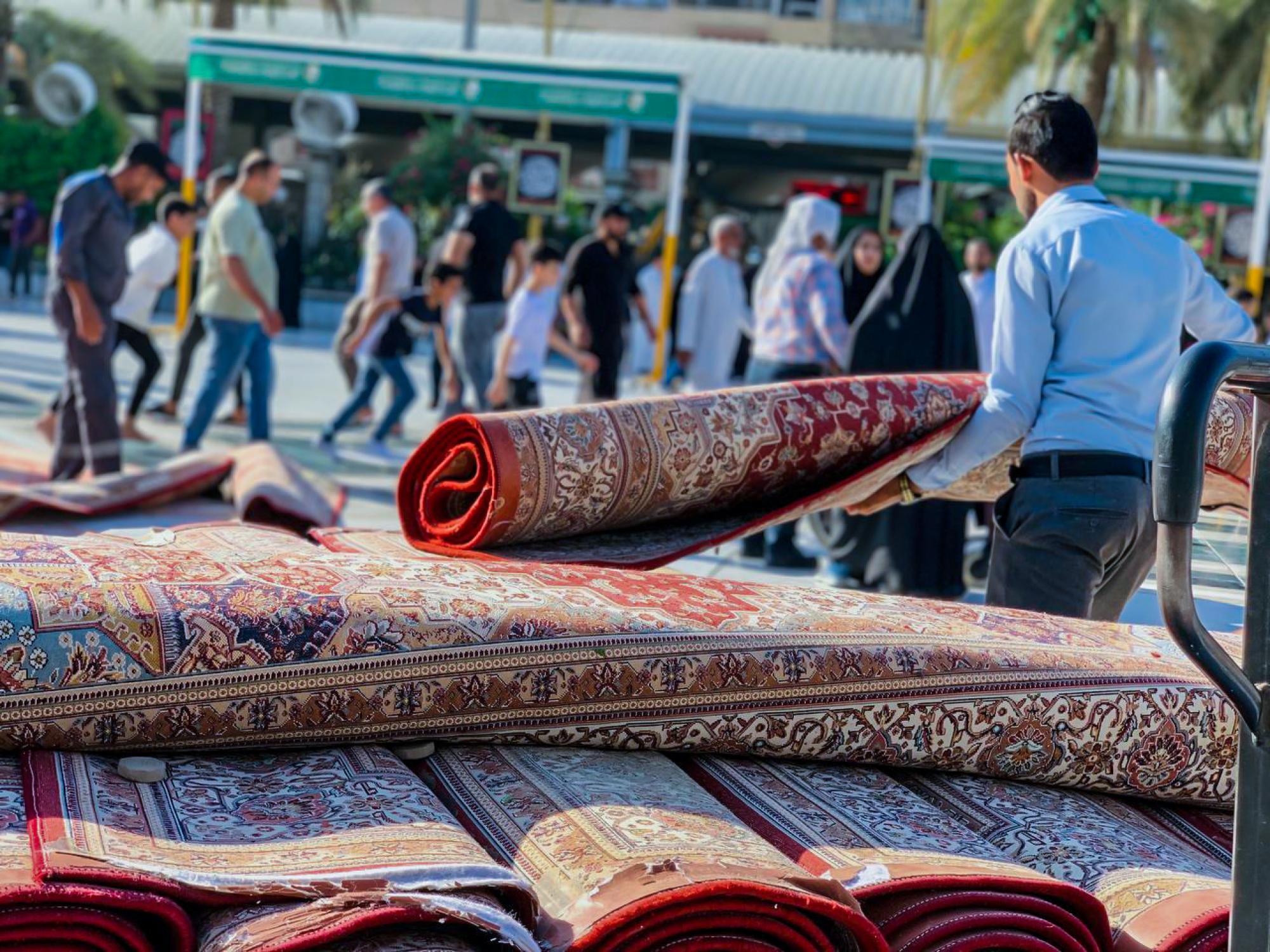 Covering central square of Bayn al-Haramayn in Karbala (+Photos)