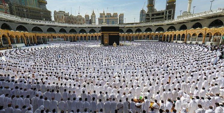 Millions of Muslim pilgrims throng Mecca for biggest Hajj in years