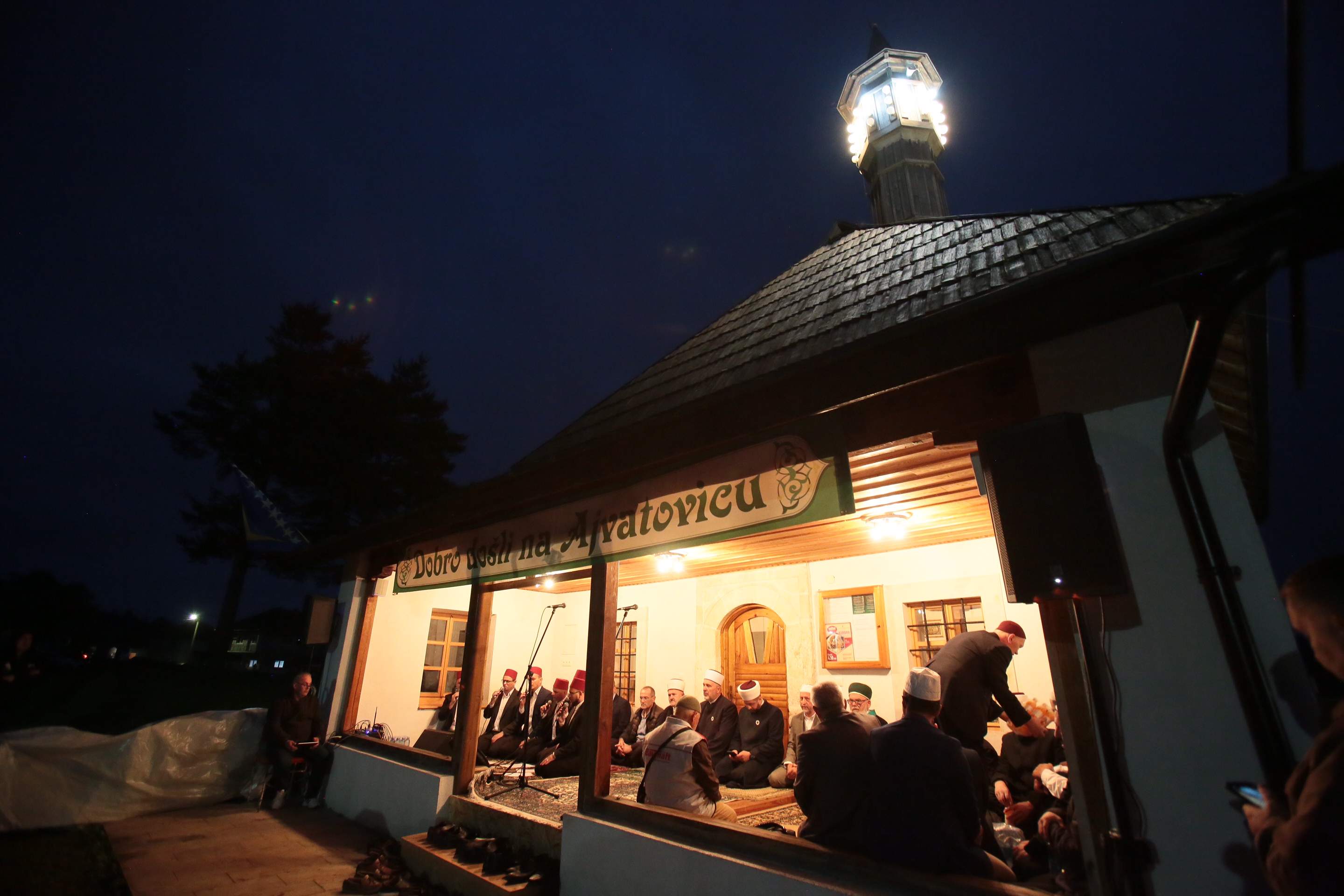 Prusac: Tradicionalni mevlud i zikr u džamiji Hasan Kjafije Pruščaka