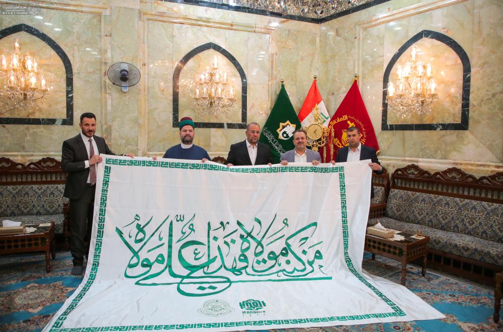 العتبة العلوية تُسلّم راية الولاية للعتبات المقدسة لرفعها بمناسبة عيد الغدير الأغر+(صور)