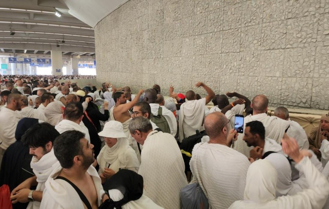 ضيوف الرحمان يرمون جمرة "العقبة الكبرى"