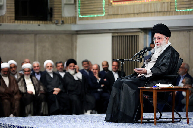 Imam Khamenei: Mental security is people’s right; Judiciary should confront those disturbing it in cyberspace