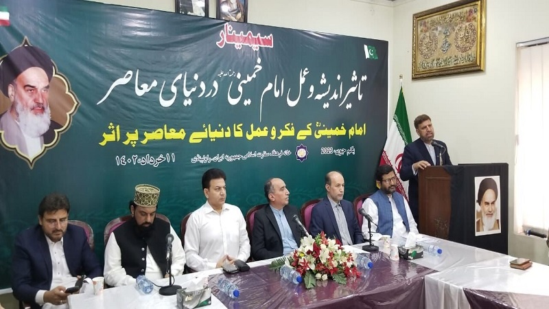 امام خمینی امریکہ سمیت دنیا کی سامراجی طاقتوں کے سامنے ڈٹ گئے: مفتی اہل سنت پاکستان