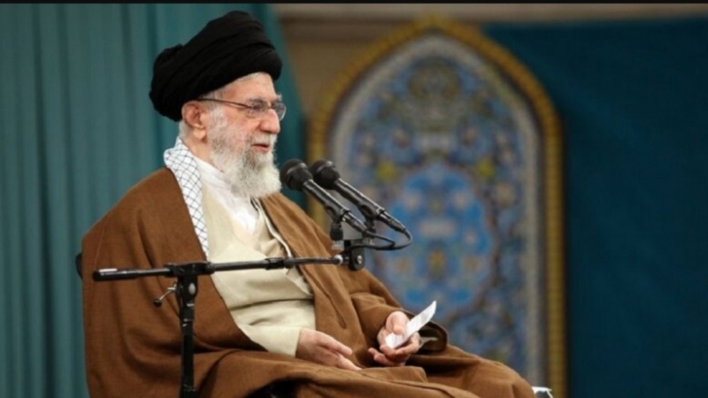 ڕابەری مەزنی شۆڕش: دەبێ بە شێوازگەلی داھێنەرانەو سەرنجڕاکێش یادەوەری و هەڵسوکەوت و خەباتی شەهیدان بگوازرێتەوە بۆ نەوەی لاو