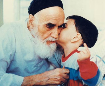 Tarbiyya Da Koyar Da Yara Da Samari A Cikin Maganganun Imam Khumaini (Qs)