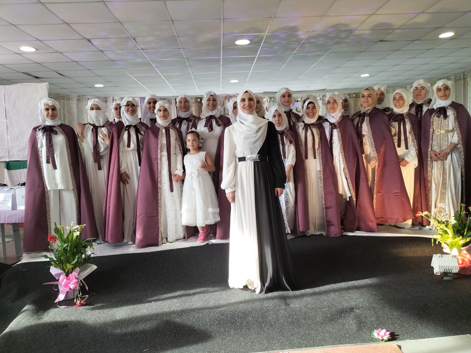 إقامة مسابقة تحت عنوان  "كوني ملكة بالحجاب كوني قدوة"+(صور)