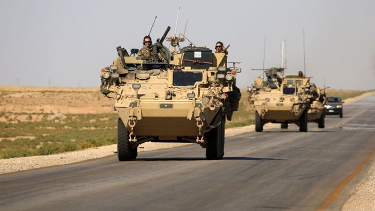 قافلة عسكرية أميركية تعبر من العراق إلى شرقي سوريا