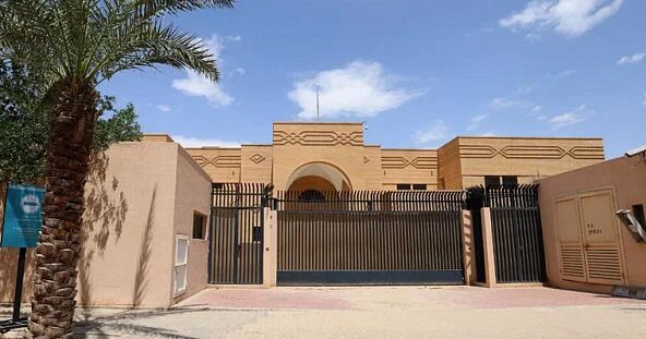 Iran embassy in Saudi Arabia reopened (+Video)