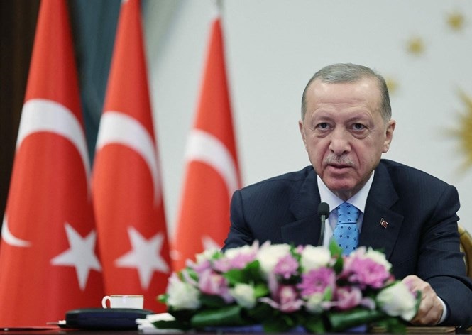 إردوغان في اتصال مع بوتين: لتشكيل لجنة تحقيق دولية في تدمير سد كاخوفكا