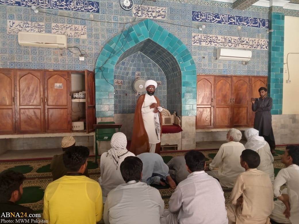 المسلمون الشيعة يحيون الذكرى السنوية لرحيل الإمام الخميني (ره) في باكستان+(صور)