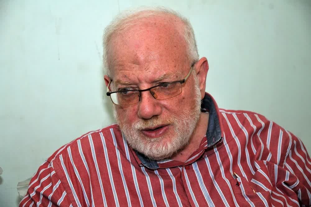 الدكتور النفيس في الحوار مع ابنا: انا اعتبر نفسي ابن الخميني / هو يحظى بالهداية والتسديد من الله تعالى