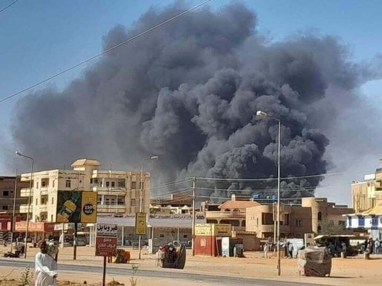 السودان... عشرات القتلى والجرحى إثر قصف جوي على سوق المويلح في أم درمان