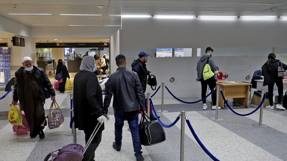 الأمن اللبناني يمنع إعلامية كويتية شهيرة من دخول أراضيه بسبب ختم إسرائيلي على جوازها