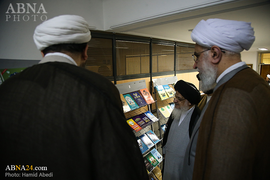 تقرير مصور / زيارة آية الله الميلاني لمعرض إنجازات المجمع العالمي لأهل البيت (ع)