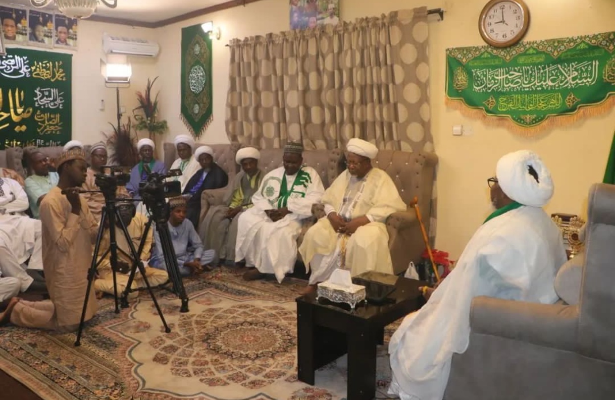 Фоторепортаж/Церемония празднования  дня рождения имама Замана (дуап) в городе Абуджа в присутствии шейха Ибрагима аз-Закзаки