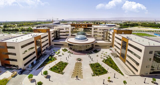 وفد طاجيكي يزور المستشفى الرضوي في مشهد المقدسة 