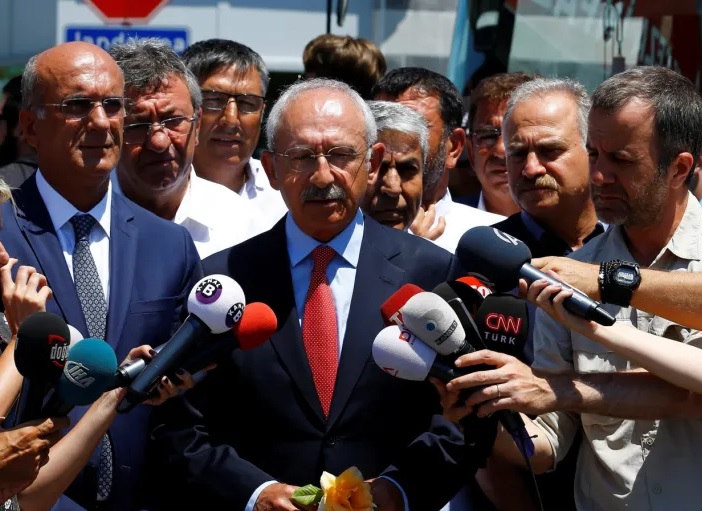 إردوغان يتخلف عن المعارضة بأكثر من 10 نقاط في السباق الرئاسي