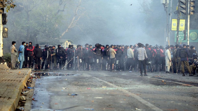 Pakistan: Zusammenstöße bei versuchter Festnahme von Khan
