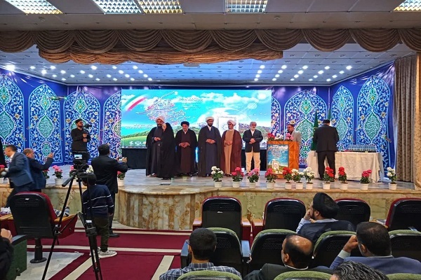 ۲۴ برگزیده مسابقات سراسری قرآن کریم در بندرانزلی تجلیل شدند