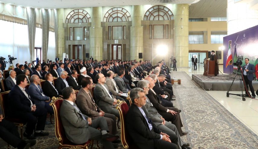 الرئيس الايراني يكلف الخارجية باتخاذ ما يلزم لتسهيل التواصل مع المواطنين في الخارج 