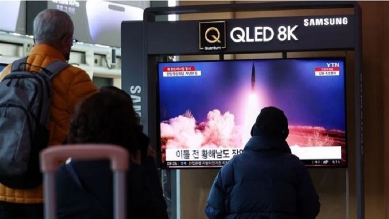 北朝鮮　朝鮮半島東方へ弾道ミサイル発射