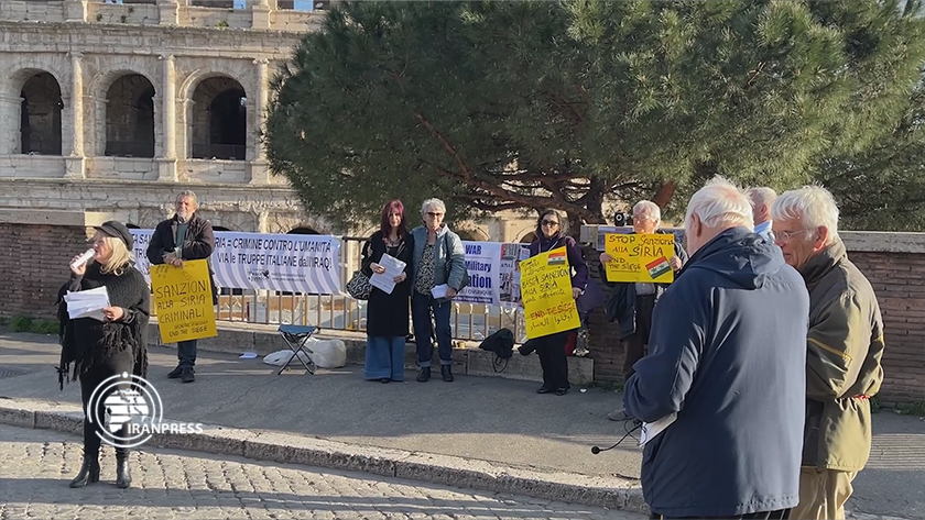 Italians protest against Western sanctions over Syria