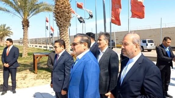 شمخاني يزور العراق ويؤدي تحية لشهداء النصر 