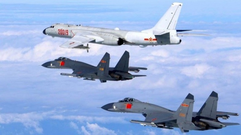 台湾上空を中国戦闘機が飛行