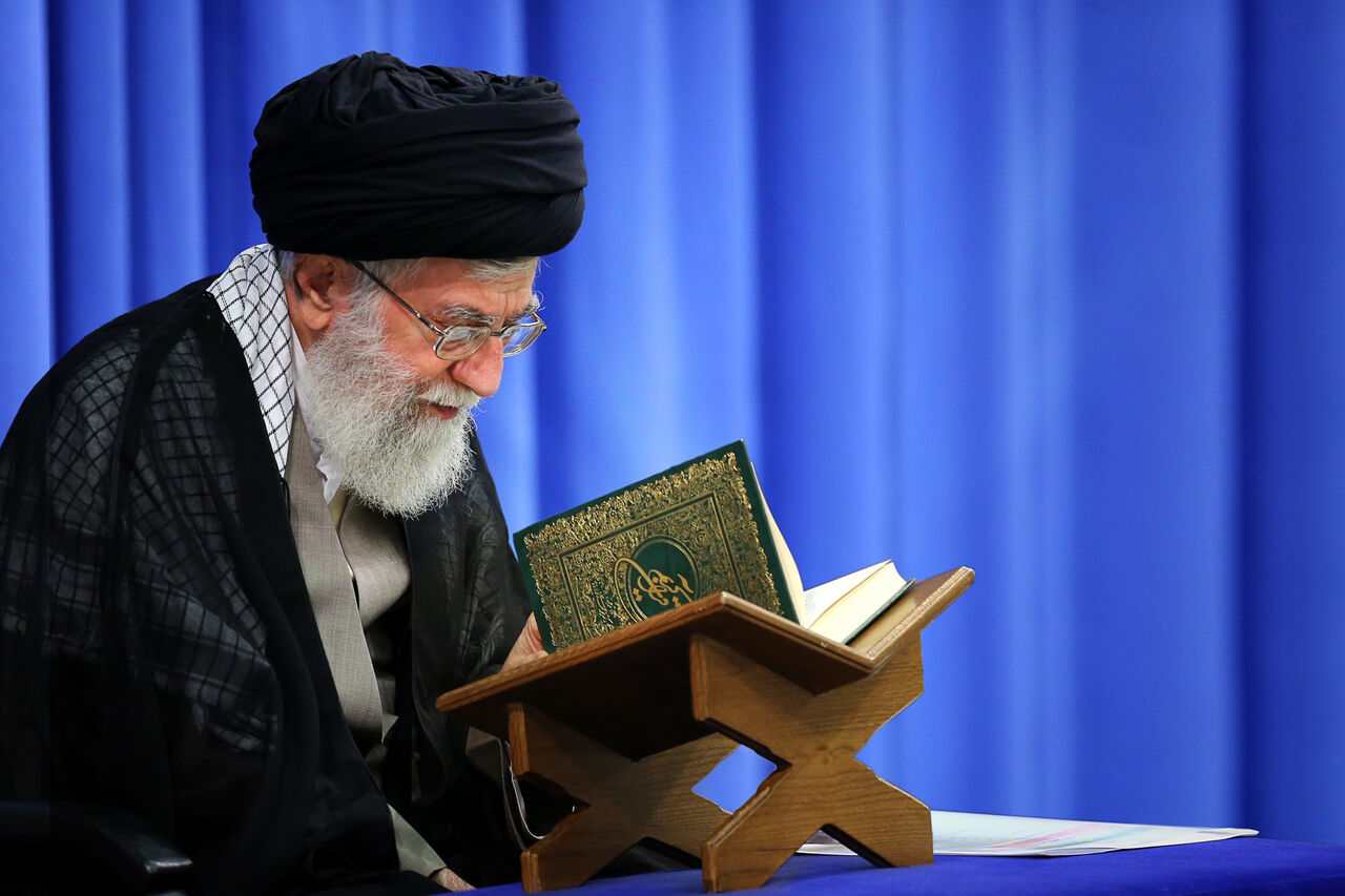 Ayatollah Khamenei ay dumalo sa seremonyang pagbigkas ng Banal na Quran sa unang araw sa banal buwan ng Ramadhan