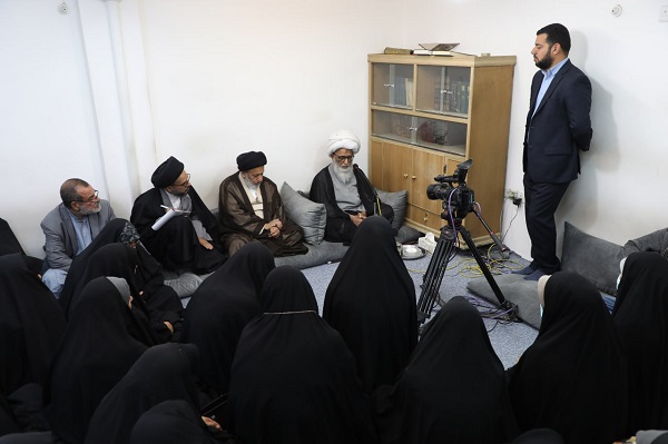 الصديقة الزهراء (عليها السلام) هي القدوة للمرأة المسلمة الملتزمة بالشريعة وبالحجاب الإِسلامي