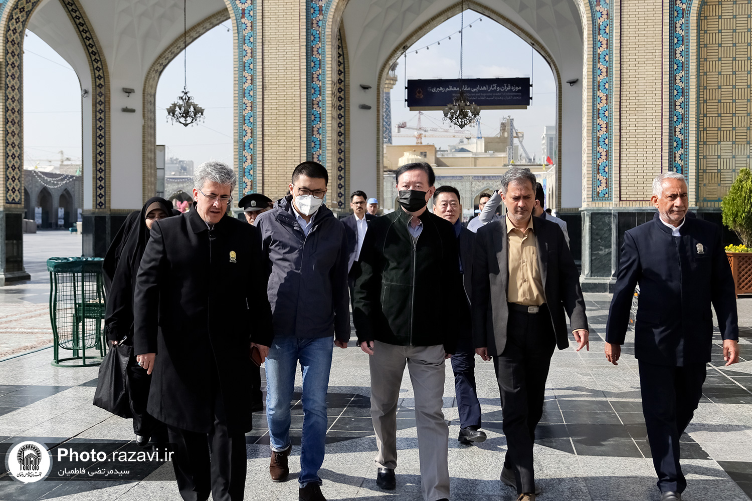Chinese ambassador visits Imam Reza shrine  