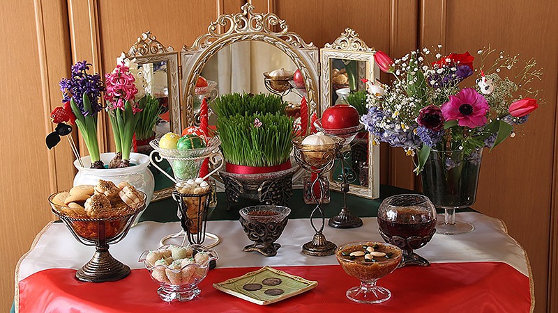 Презентация двух новых книг вместе с иранским «Хафтсин» в Москве