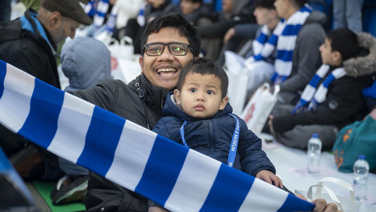 Фоторепортаж/Стадион «Челси» принял постящихся в Рамадан