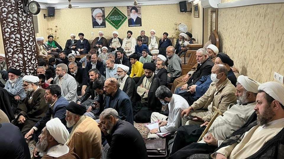 مكتب آية الله اليعقوبي في مشهد يقيم جلساته القرآنية التفسيرية بشهر رمضان