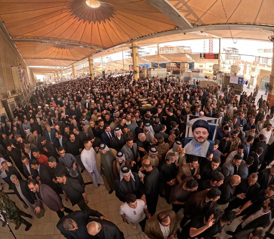 پیکر فرزند شهید سید محمد باقر حکیم در شهر نجف اشرف، تشییع شد 