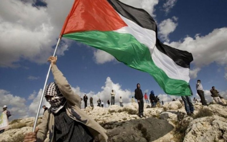 الاحتلال يعتدي على الفلسطينيين خلال إحيائهم "يوم الأرض" في غزة