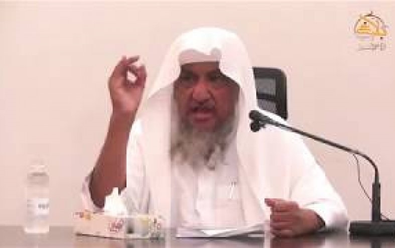 داعية سعودي يطالب بقتل شاب معارض.. وتهديدات تطال عقيدا منشقا