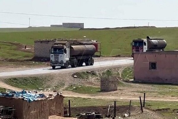 الأمريكيون ينقلون النفط السوري إلى قواعدهم في العراق